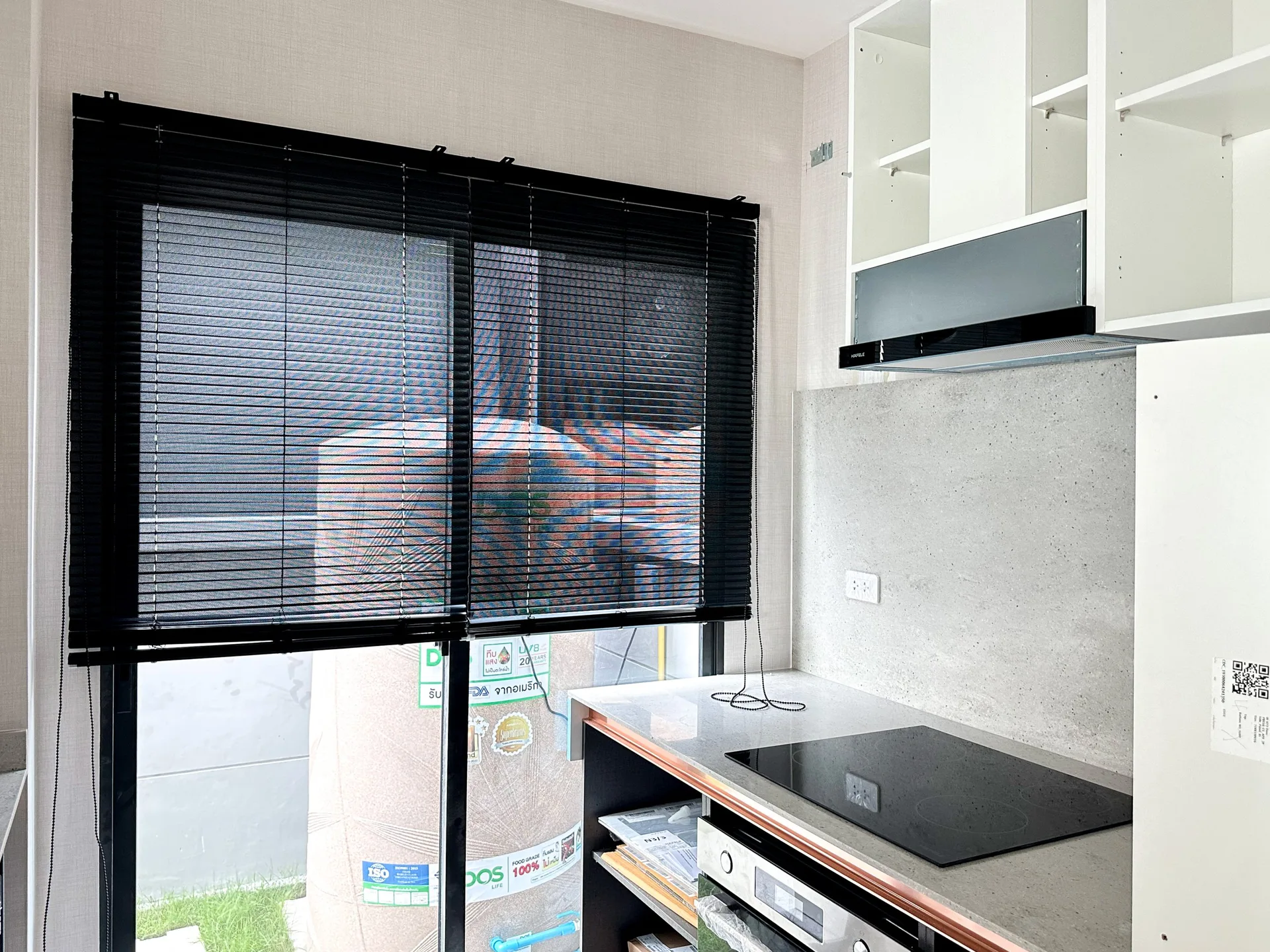 Aluminum blinds (1)