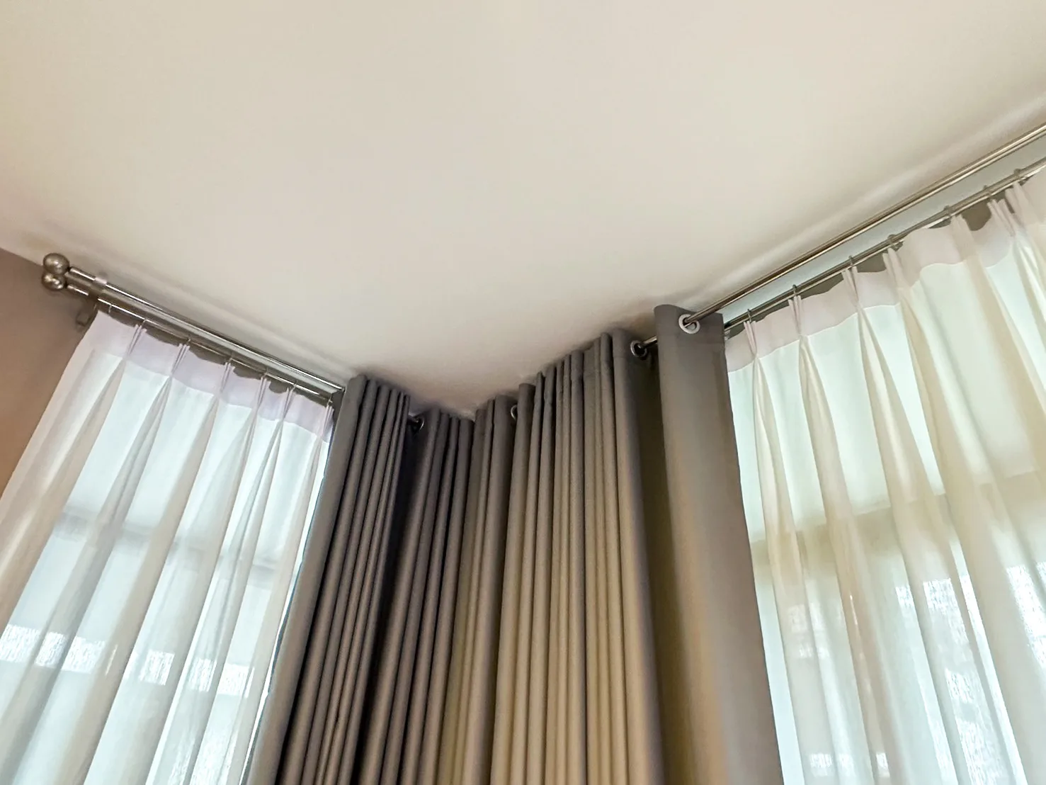 Eyelet curtain with show rail (2)