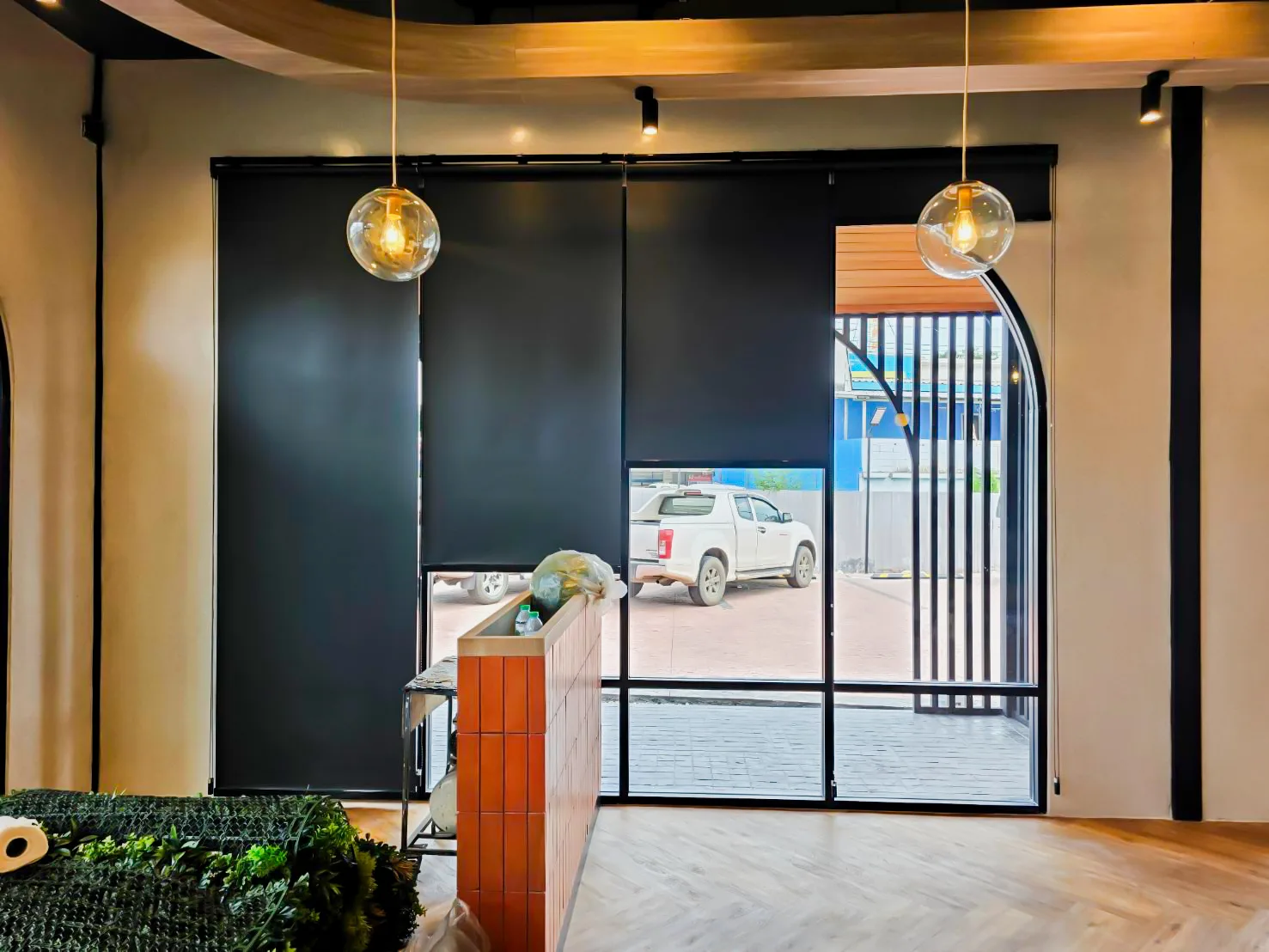 Roller blinds (2)